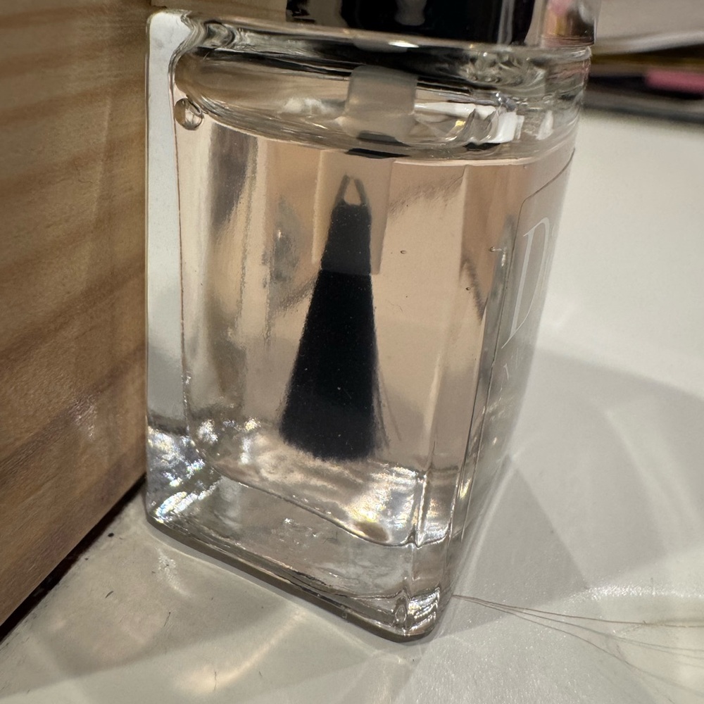 Dior Nail Glow with Silver Cap - Picture 4 of 4
